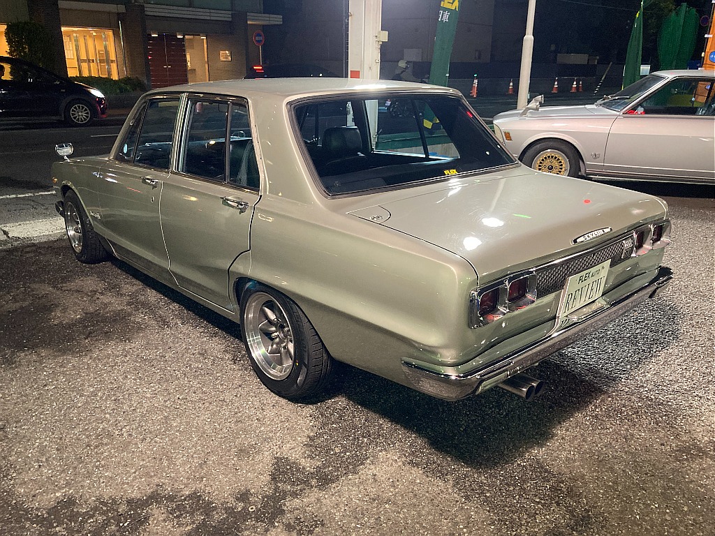 日産 スカイライン　4ドア(11枚目)