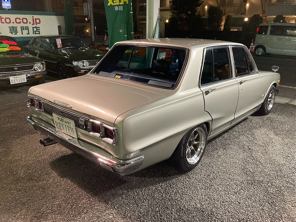 日産 スカイライン　4ドア(13枚目)