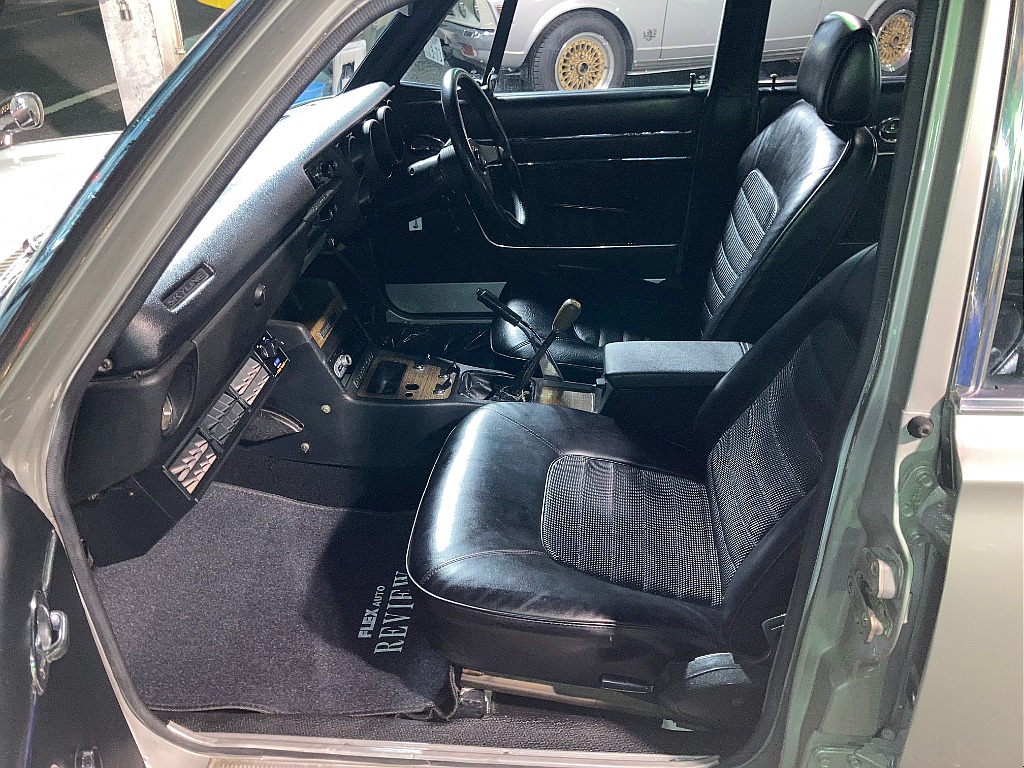 日産 スカイライン　4ドア(16枚目)