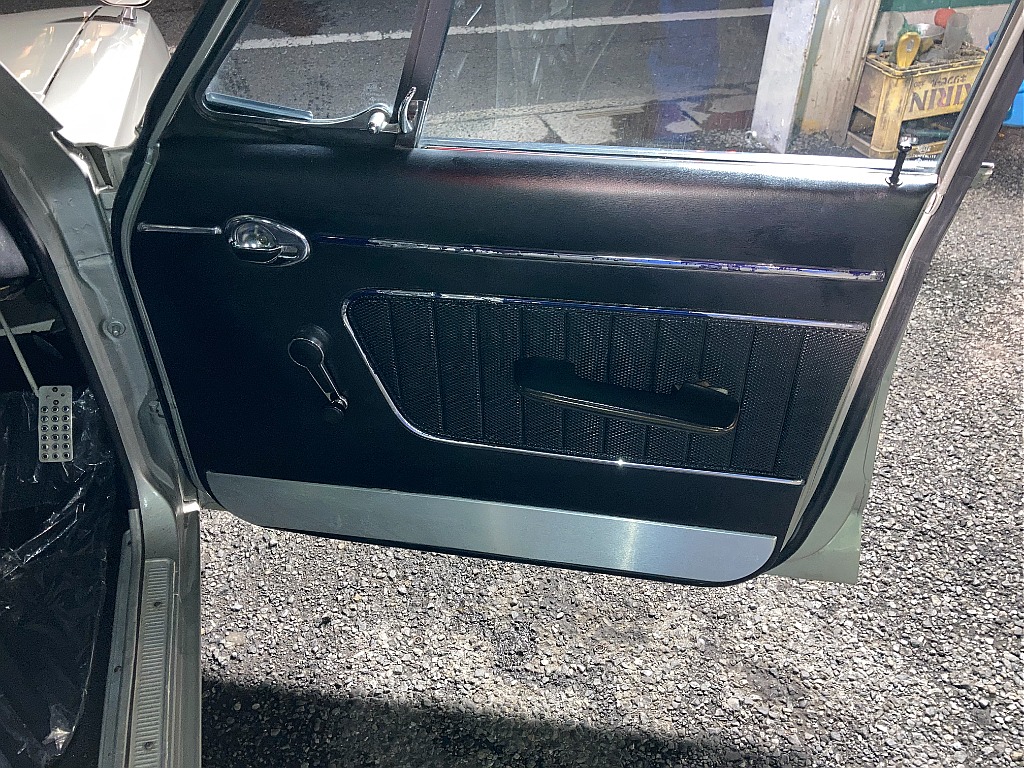 日産 スカイライン　4ドア(17枚目)