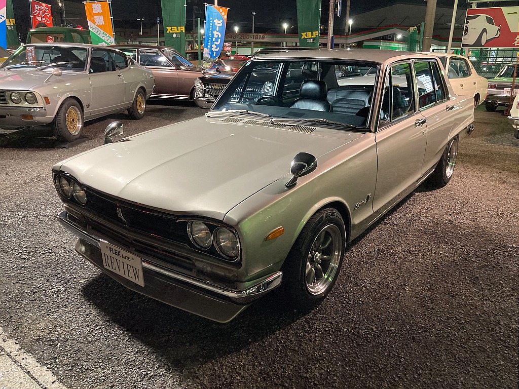 日産 スカイライン　4ドア(9枚目)