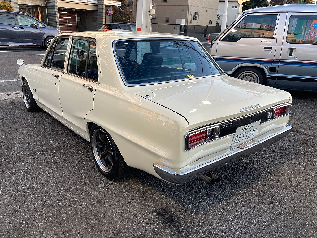 日産 スカイライン　4ドア(11枚目)