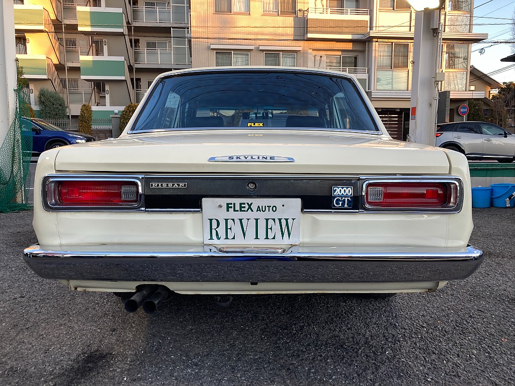 日産 スカイライン　4ドア(12枚目)