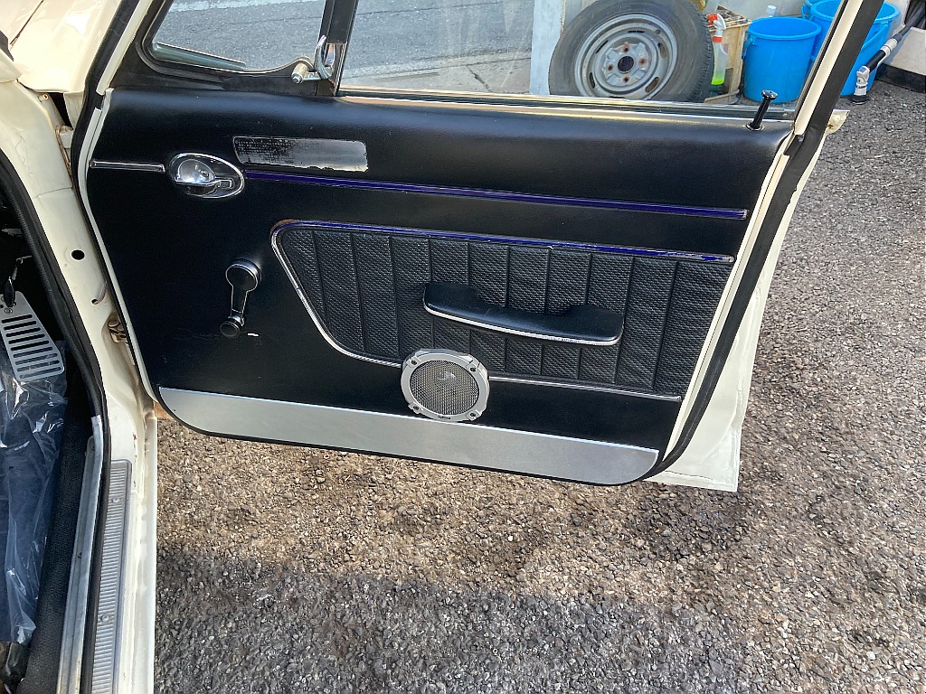 日産 スカイライン　4ドア(17枚目)