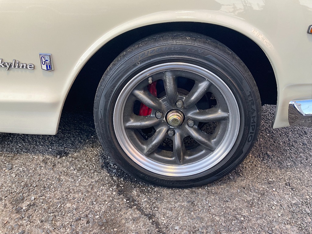 日産 スカイライン　4ドア(7枚目)