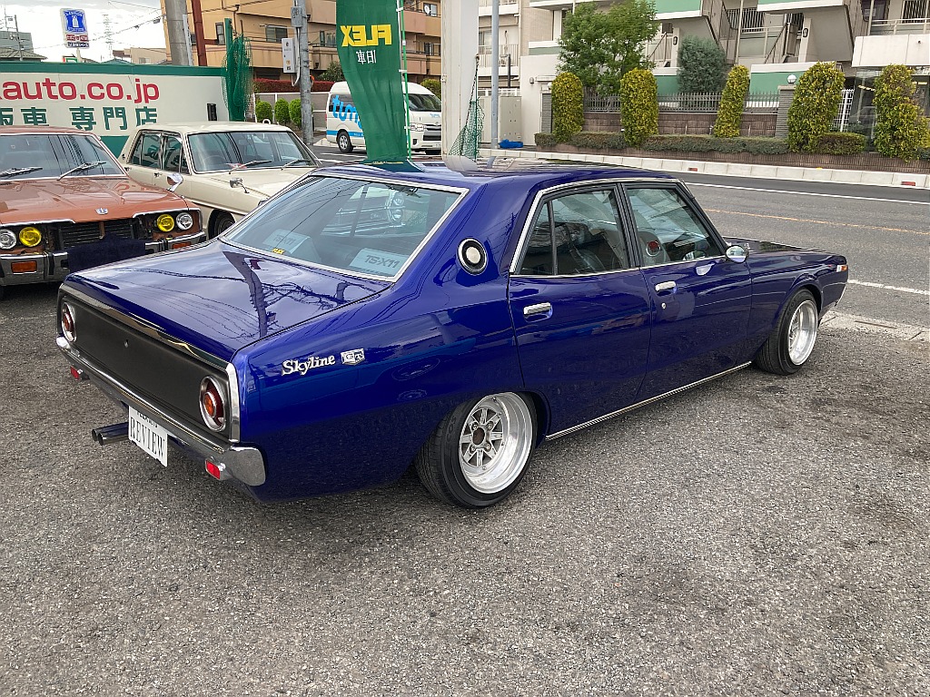日産 スカイライン　4ドア(2枚目)