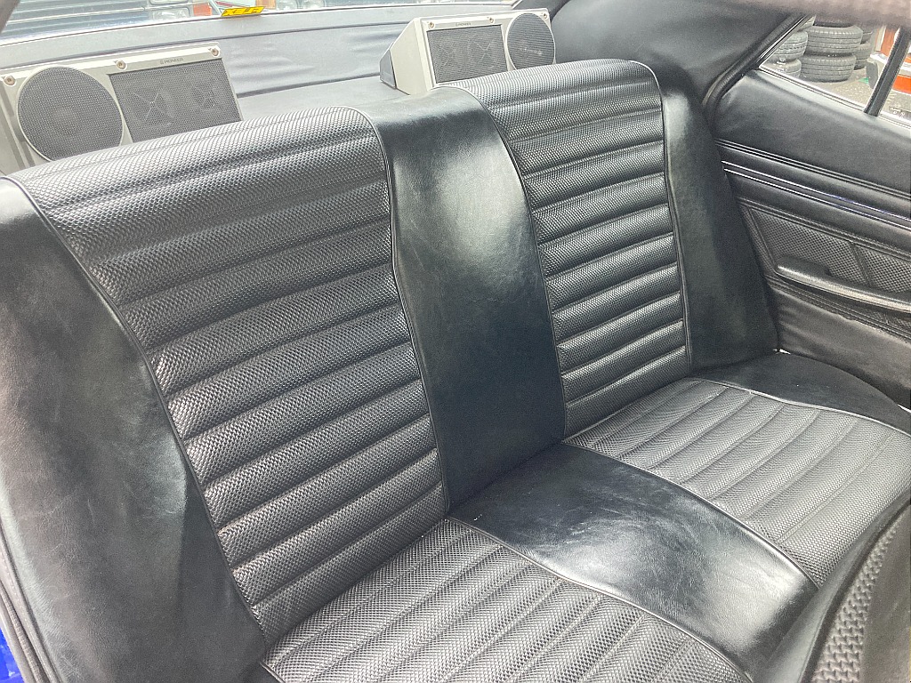 日産 スカイライン　4ドア(6枚目)