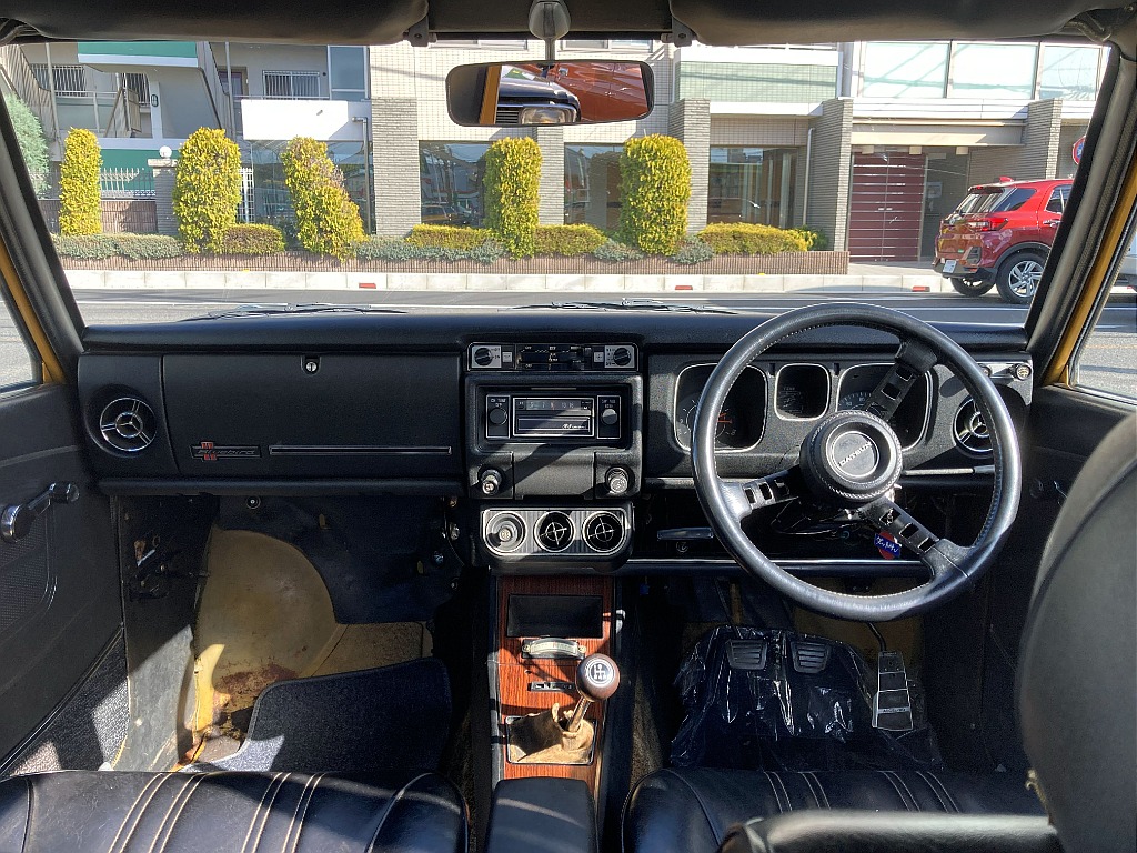 日産 ブルーバード　4ドア(19枚目)