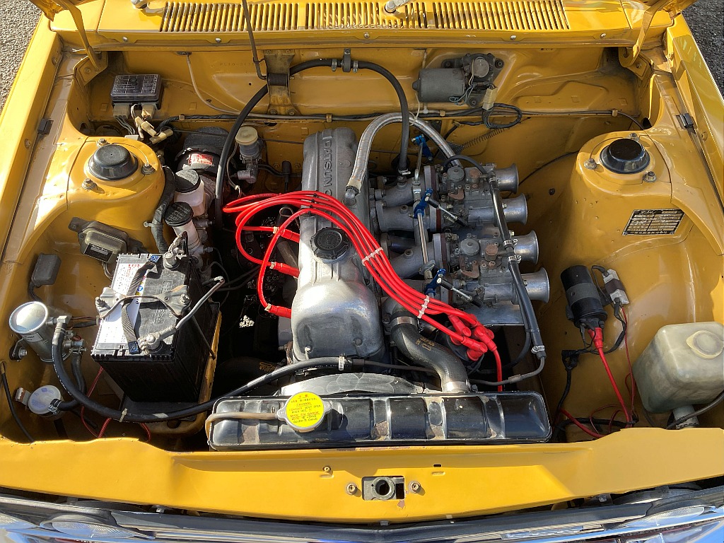 日産 ブルーバード　4ドア(4枚目)