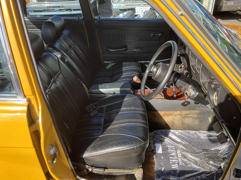 日産 ブルーバード　4ドア(5枚目)