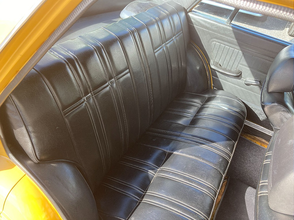 日産 ブルーバード　4ドア(6枚目)