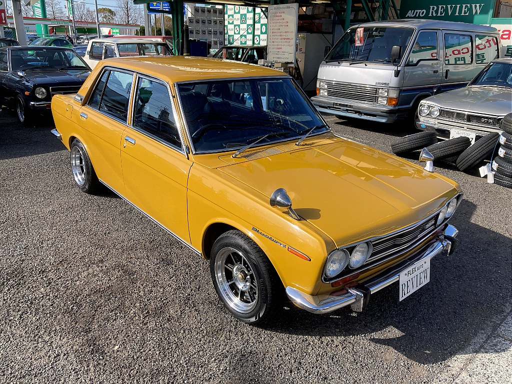 日産 ブルーバード　4ドア(1枚目)