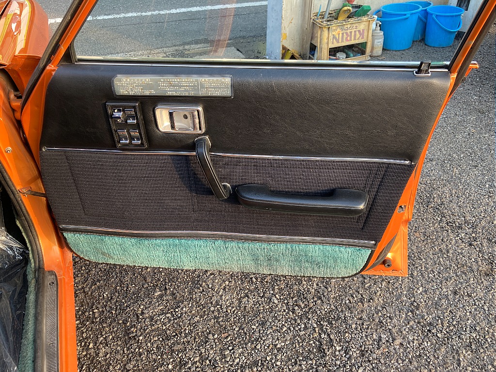 トヨタ チェイサー　4ドア(17枚目)