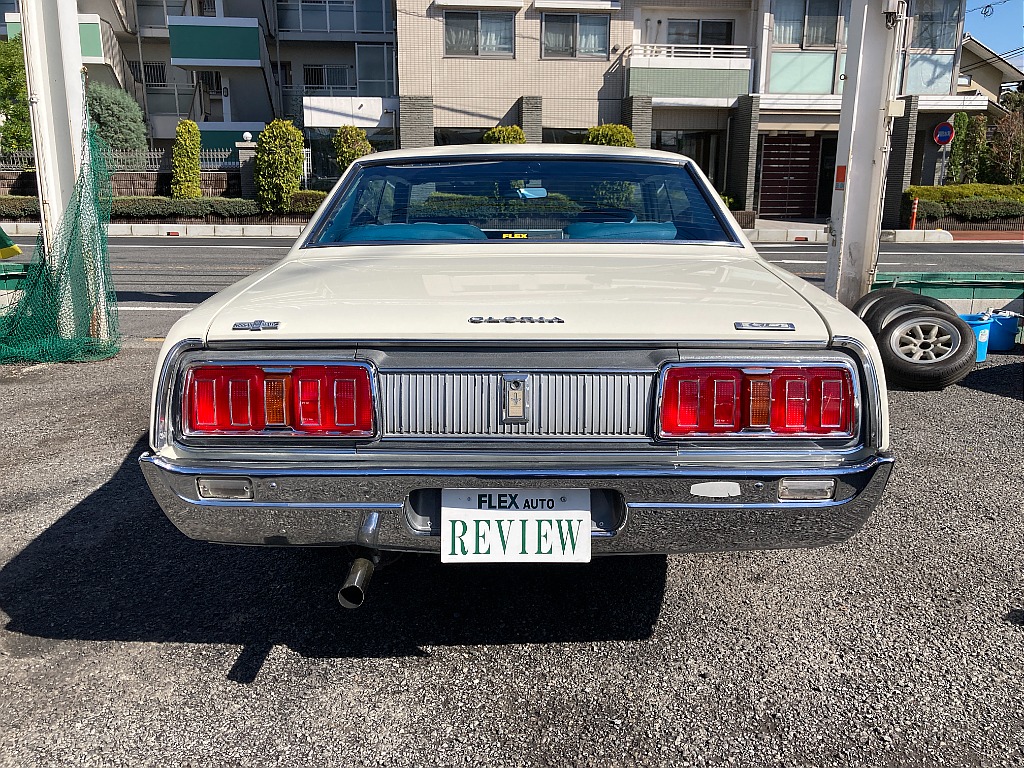 日産 グロリア　4ドアハードトップ(12枚目)