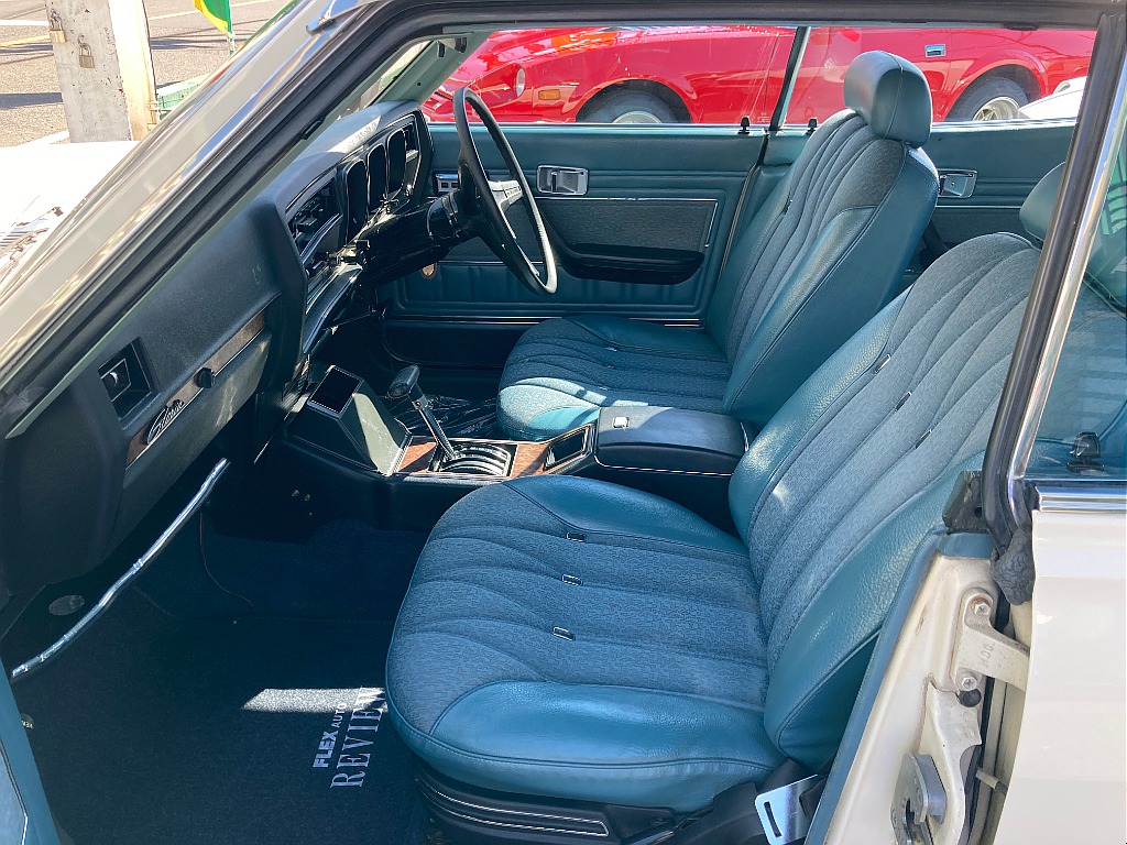 日産 グロリア　4ドアハードトップ(15枚目)