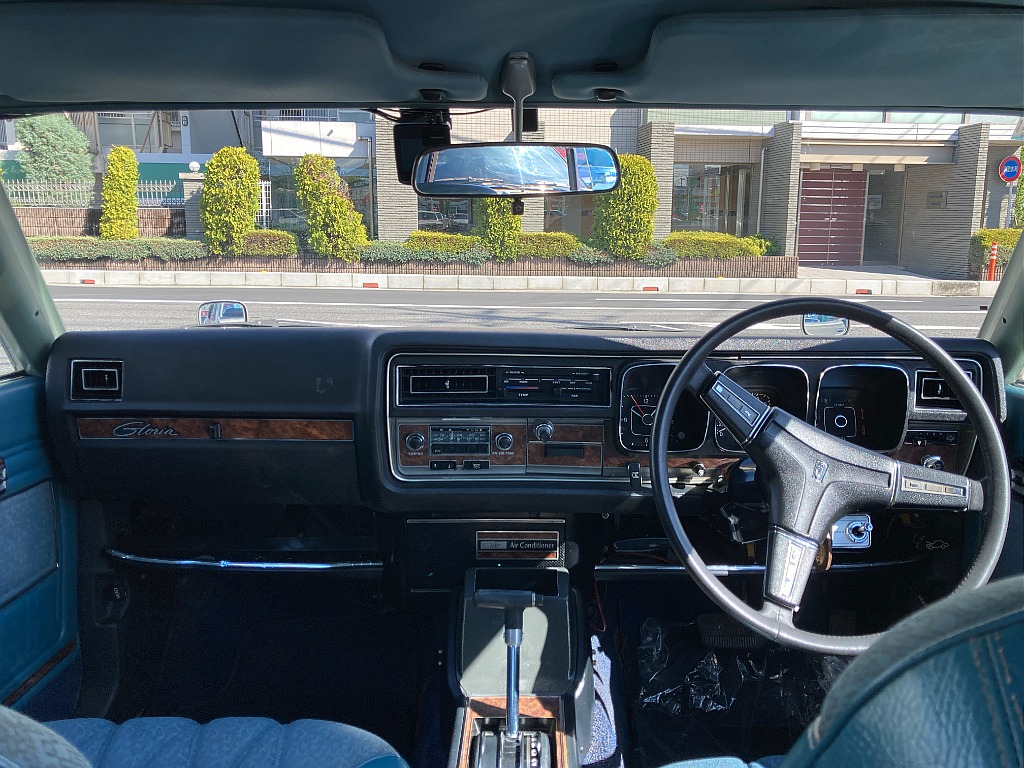 日産 グロリア　4ドアハードトップ(19枚目)