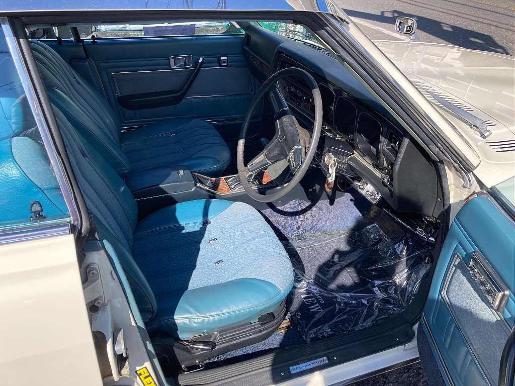 日産 グロリア　4ドアハードトップ(3枚目)