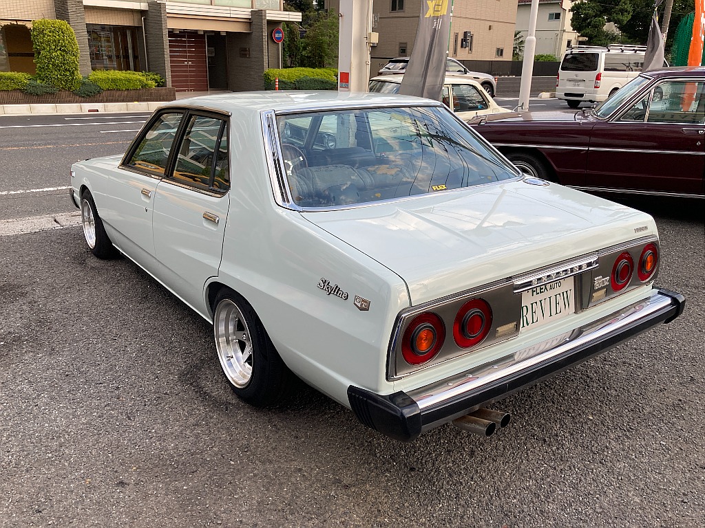 日産 スカイライン　4ドア(10枚目)