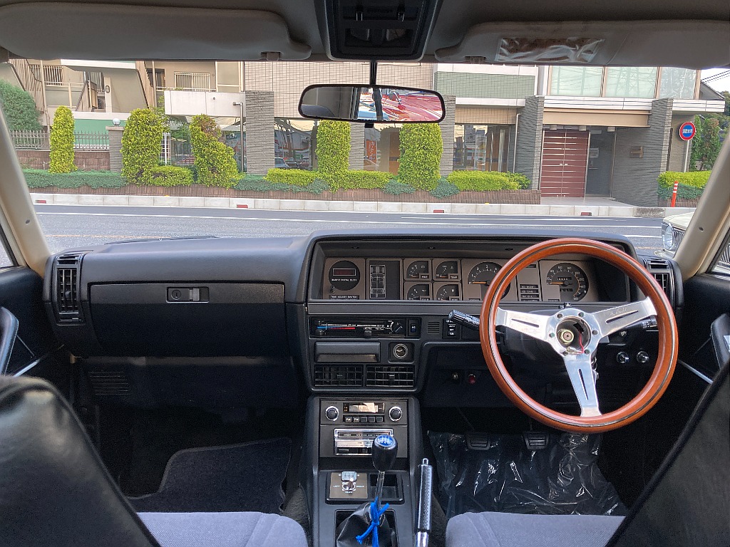 日産 スカイライン　4ドア(19枚目)