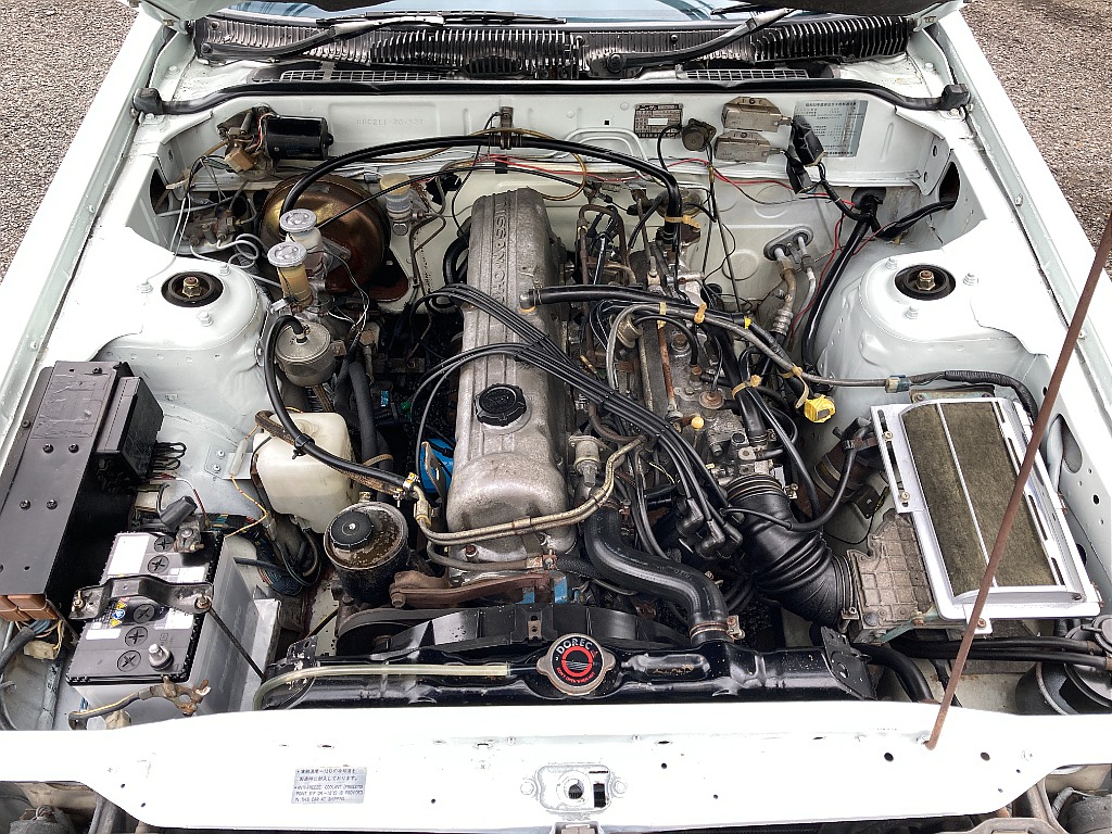 日産 スカイライン　4ドア(4枚目)