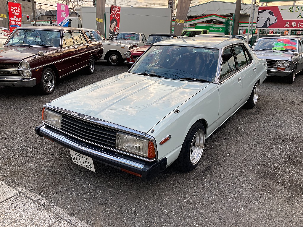 日産 スカイライン　4ドア(8枚目)