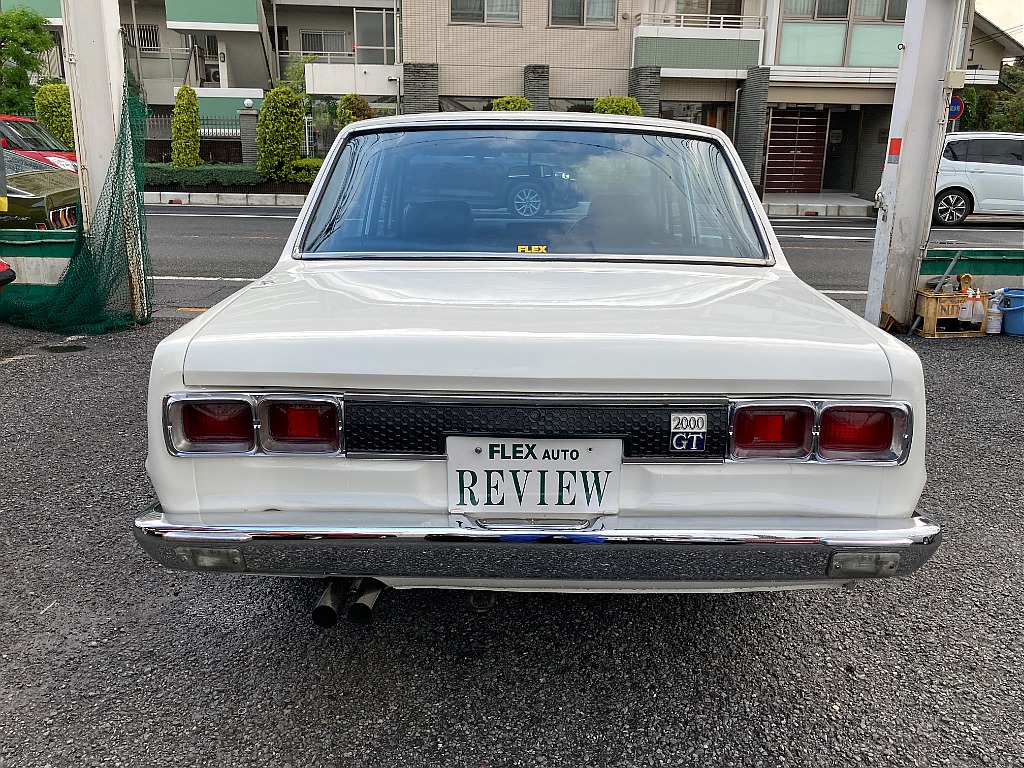 日産 スカイライン　4ドア(12枚目)