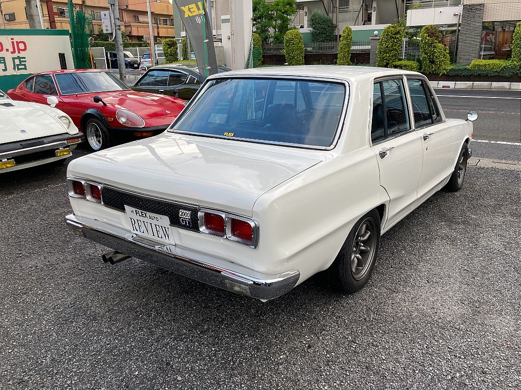 日産 スカイライン　4ドア(13枚目)
