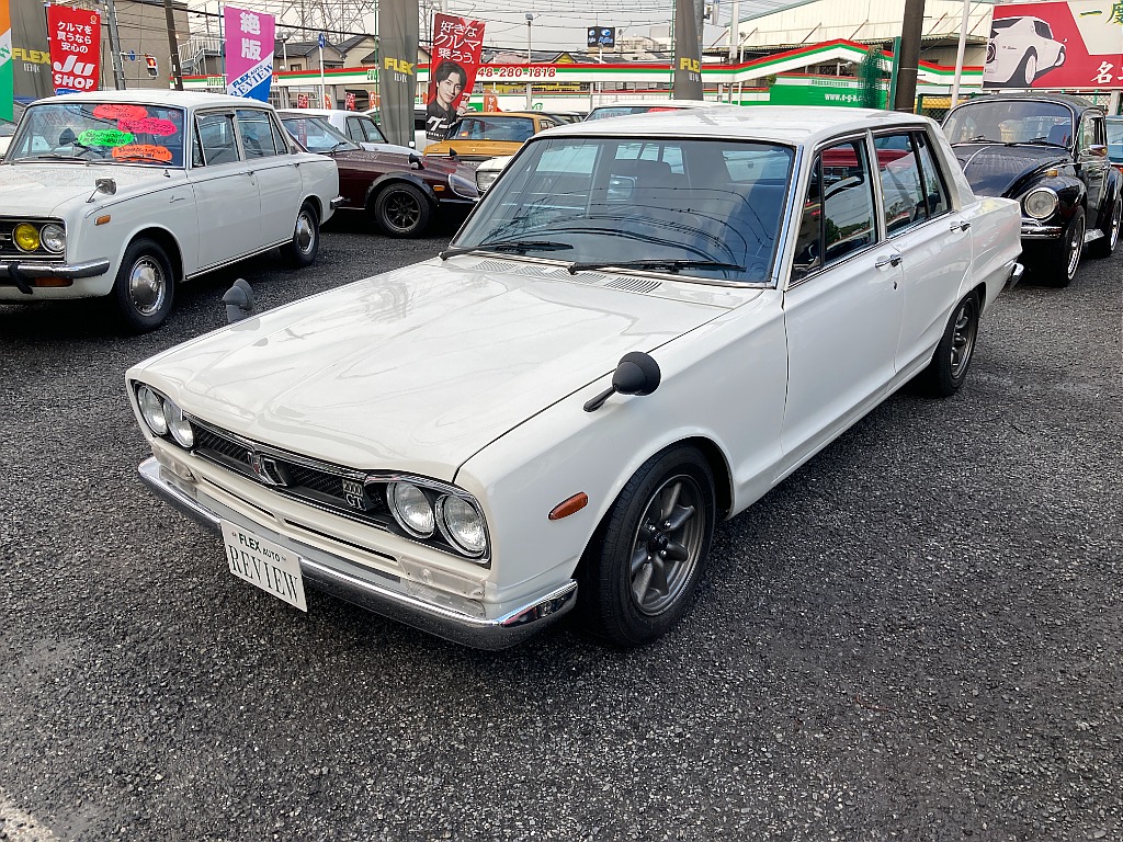 日産 スカイライン　4ドア(9枚目)