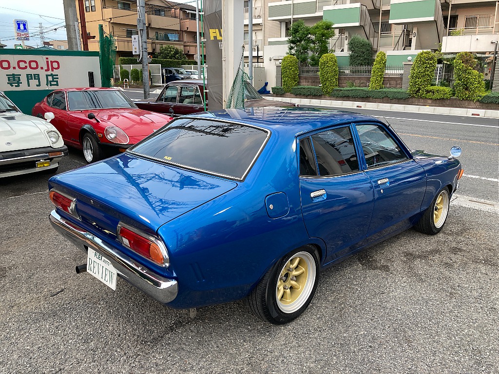 日産 サニー　4ドアセダン(2枚目)