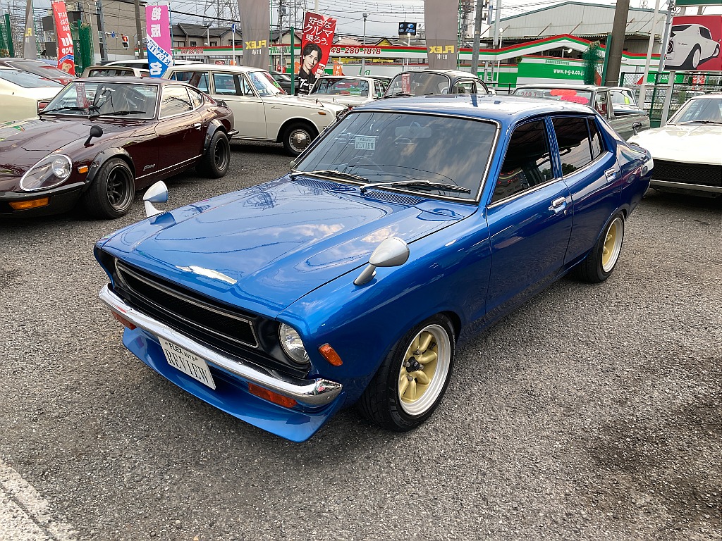 日産 サニー　4ドアセダン(9枚目)