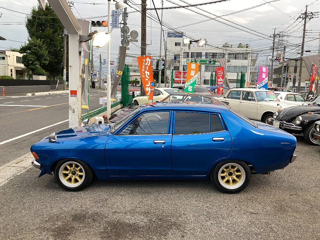 日産 サニー　4ドアセダン(10枚目)