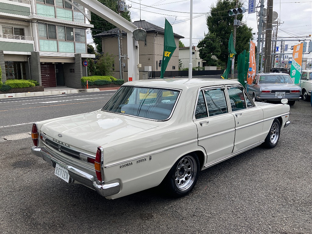 日産 グロリア(2枚目)