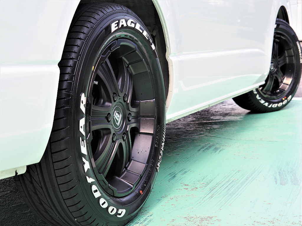ＧＯＯＤＹＥＡＲ１７インチナスカータイヤ♪