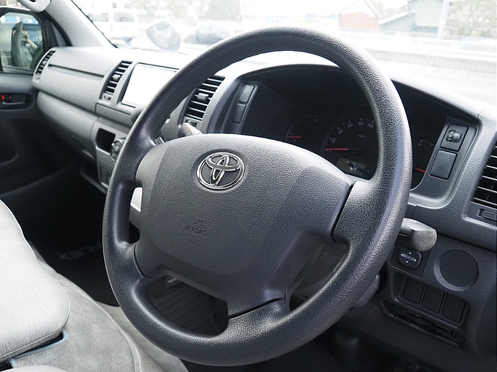 トヨタ ハイエースバン(21枚目)