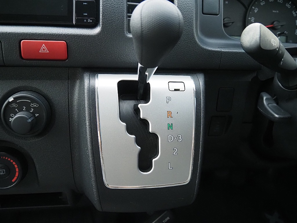 トヨタ ハイエースバン(23枚目)