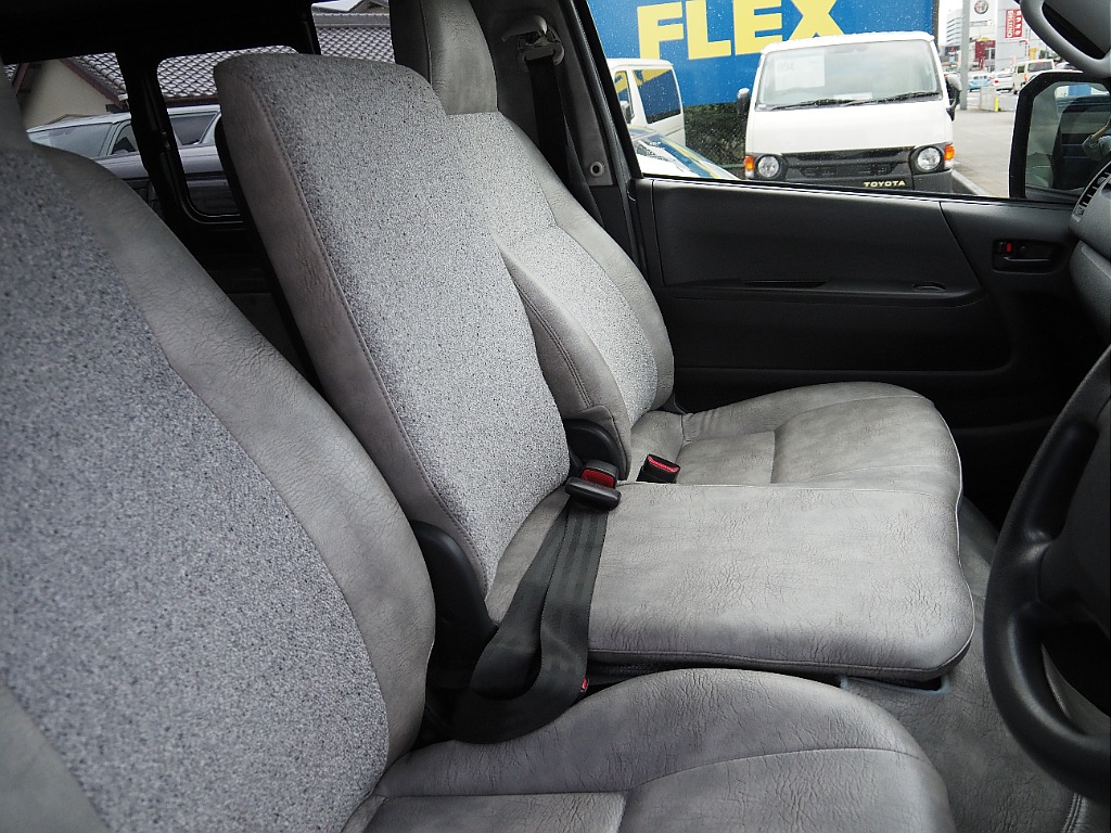 トヨタ ハイエースバン(25枚目)