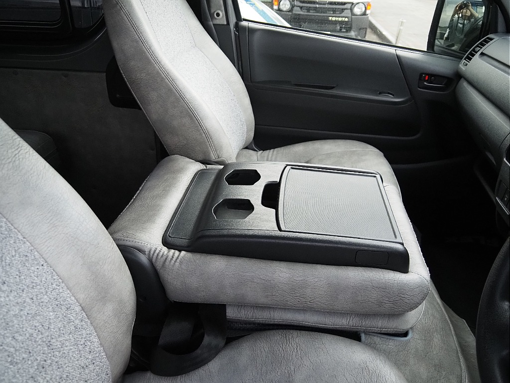 トヨタ ハイエースバン(26枚目)