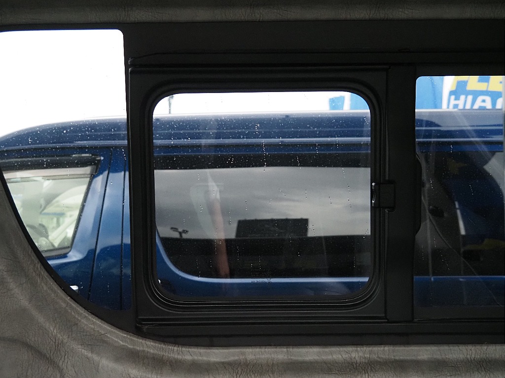 トヨタ ハイエースバン(27枚目)