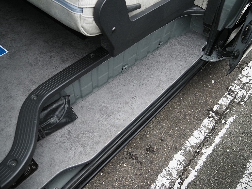 トヨタ ハイエースバン(28枚目)