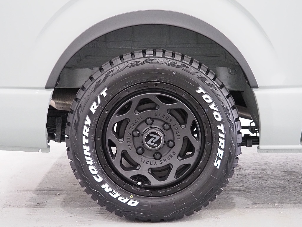 アースカラーPKG・R6年スーパーGLディーゼル4WD・ブラックエディション施工♪