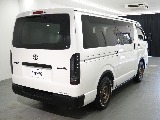 トヨタ ハイエースバン(8枚目)