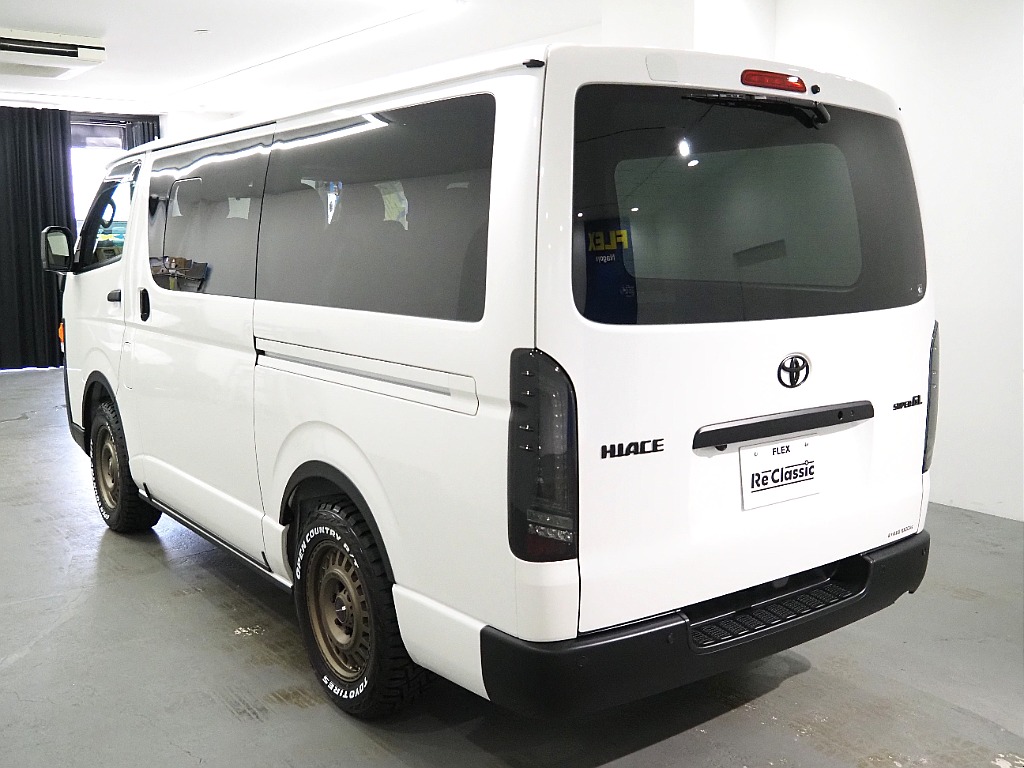 トヨタ ハイエースバン(9枚目)