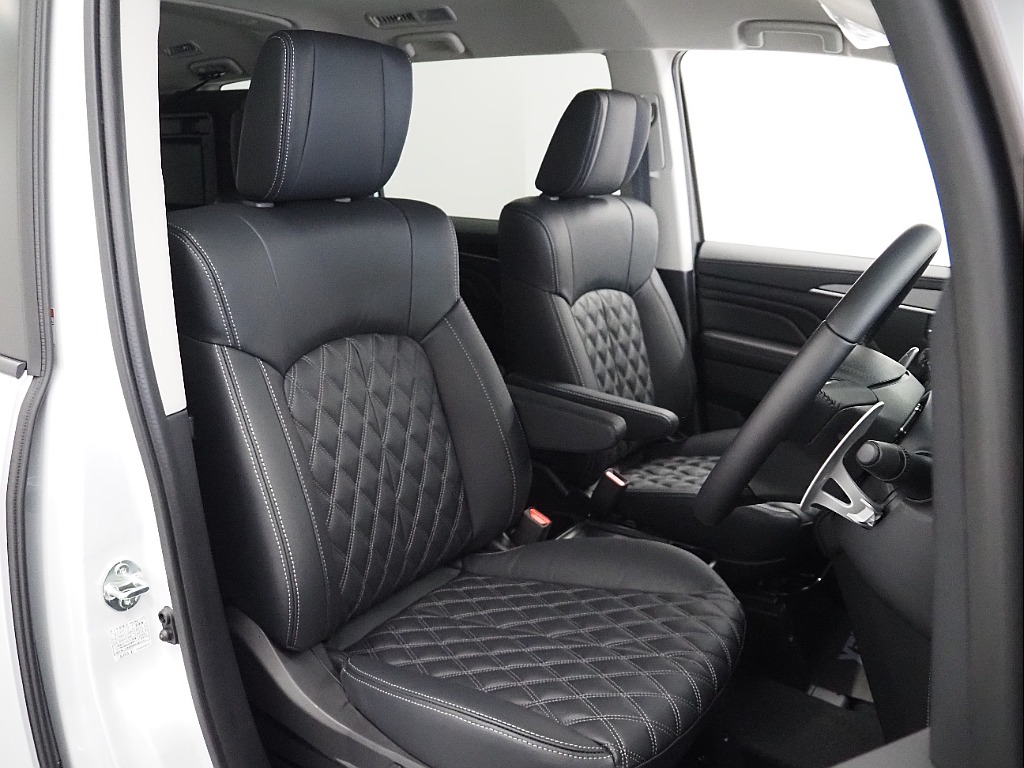 【FLEX DELICA/新車D5ディーゼルターボ2.2L/ブラックエディション】内外装フルカスタム♪