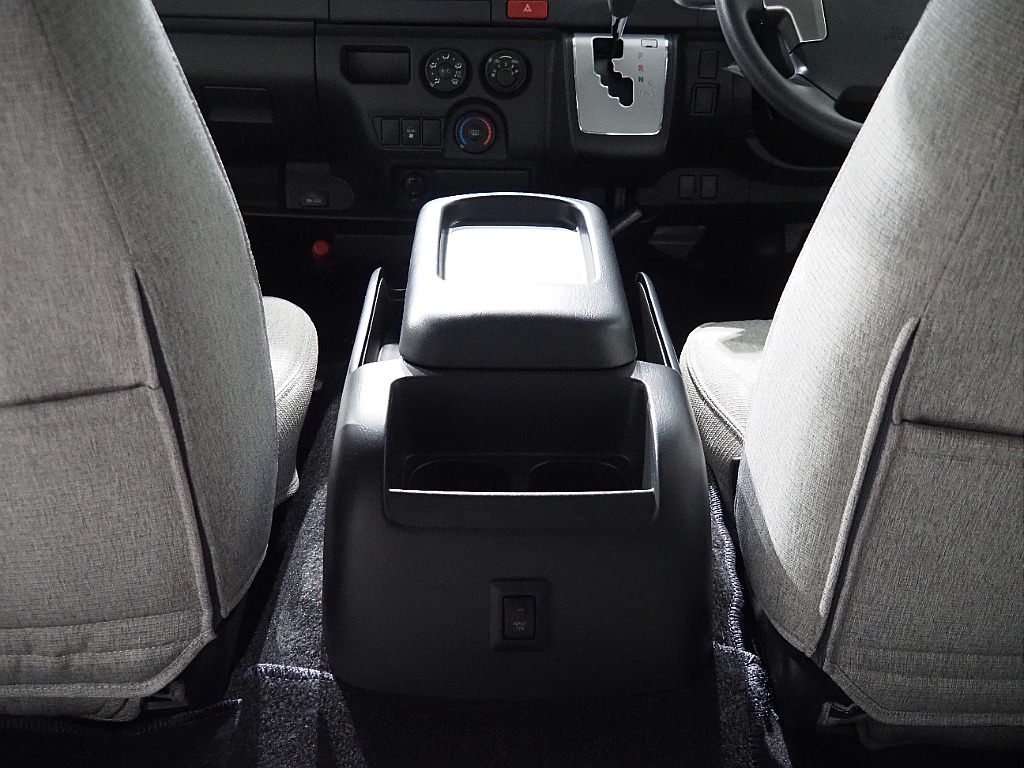 【MOBY　DICK　NH0１ ガソリン２WD　キャンピングカー】内外装共にFLEXパーツが盛りだくさん♪