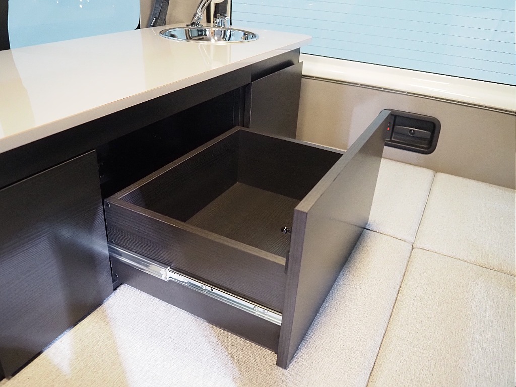 【MOBY　DICK　NH0１ ガソリン２WD　キャンピングカー】内外装共にFLEXパーツが盛りだくさん♪