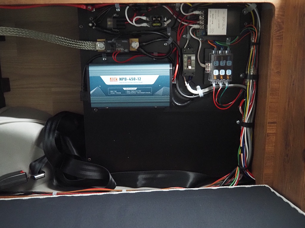 FLEXオリジナルキャンピングカーMOBYDICKNH-TYPEⅡガソリン２WDモデル入庫致しました。