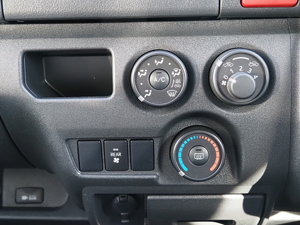 【MOBY　DICK　NH0１ ディーゼル4WD　キャンピングカー】内外装共にFLEXパーツが盛りだくさん♪