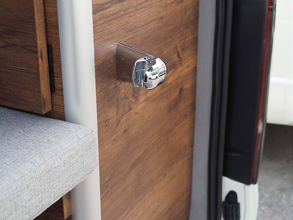 【MOBY　DICK　NH0１ ディーゼル4WD　キャンピングカー】内外装共にFLEXパーツが盛りだくさん♪