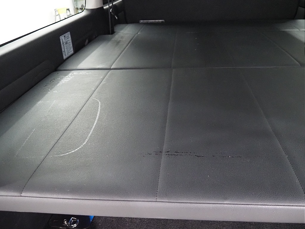 【H28年式/3.0Lディーゼルターボ/4WD/両側小窓付き】安心のディーゼル4WDに新品AWを装着♪