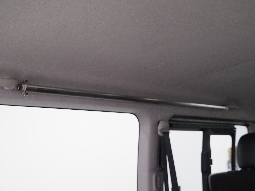 【H28年式/3.0Lディーゼルターボ/4WD/両側小窓付き】安心のディーゼル4WDに新品AWを装着♪